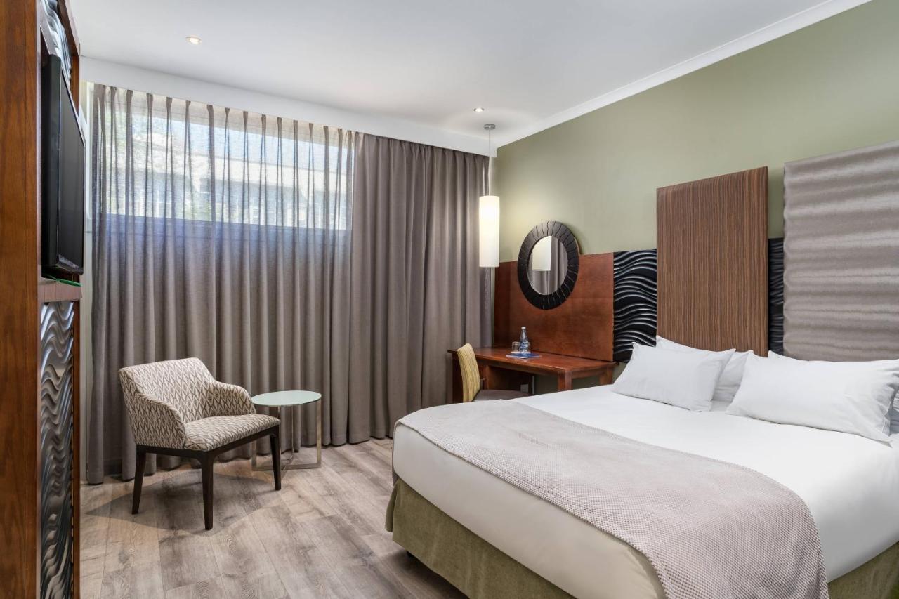 Protea Hotel By Marriott Upington Esterno foto