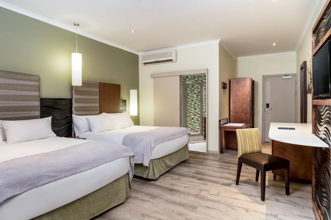 Protea Hotel By Marriott Upington Esterno foto