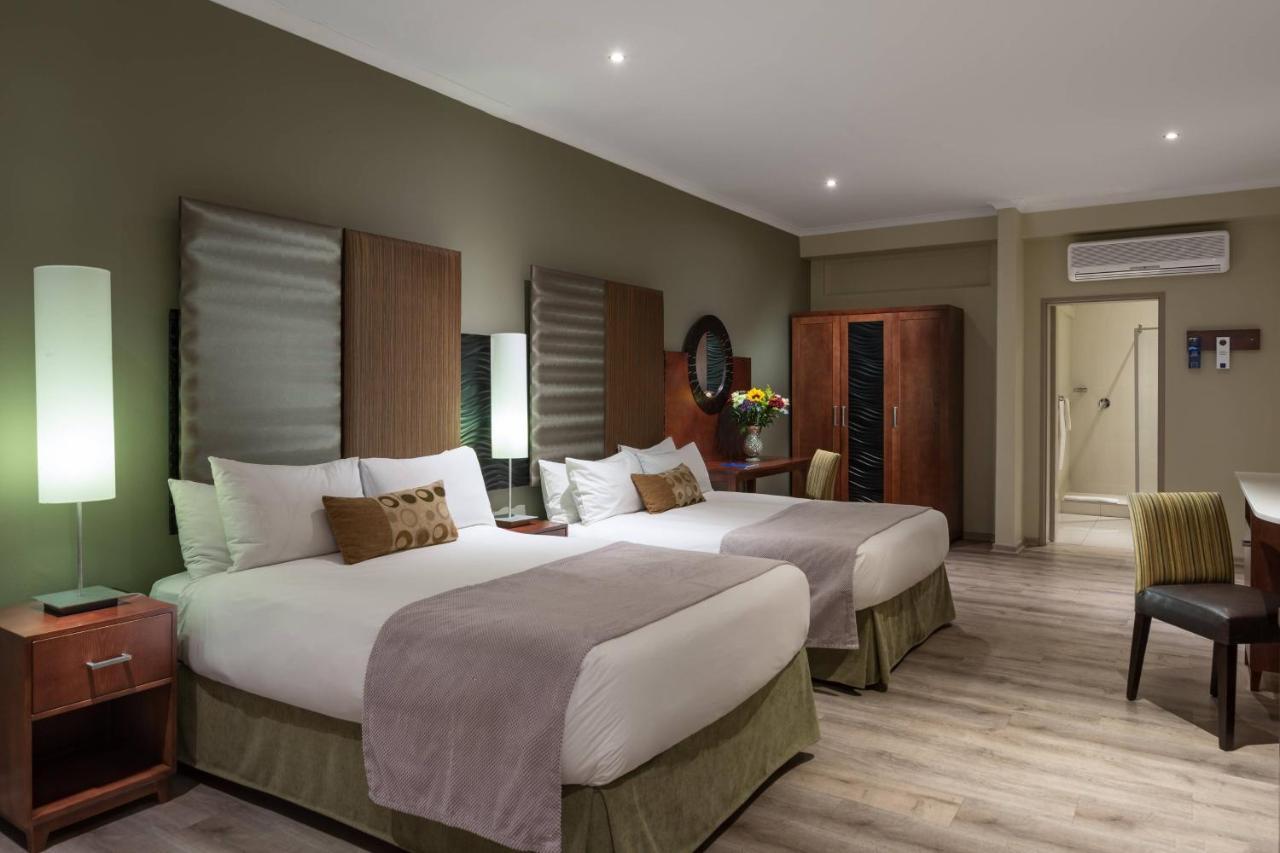 Protea Hotel By Marriott Upington Esterno foto