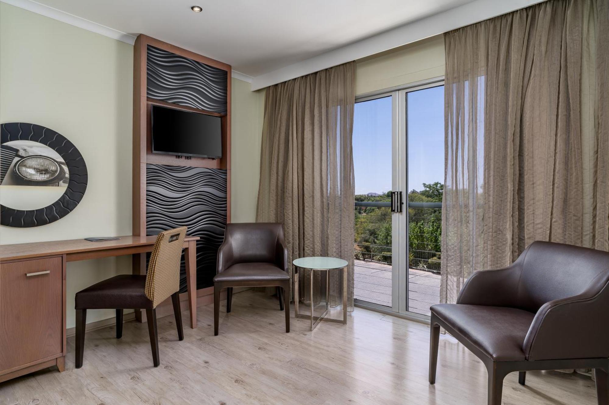 Protea Hotel By Marriott Upington Esterno foto