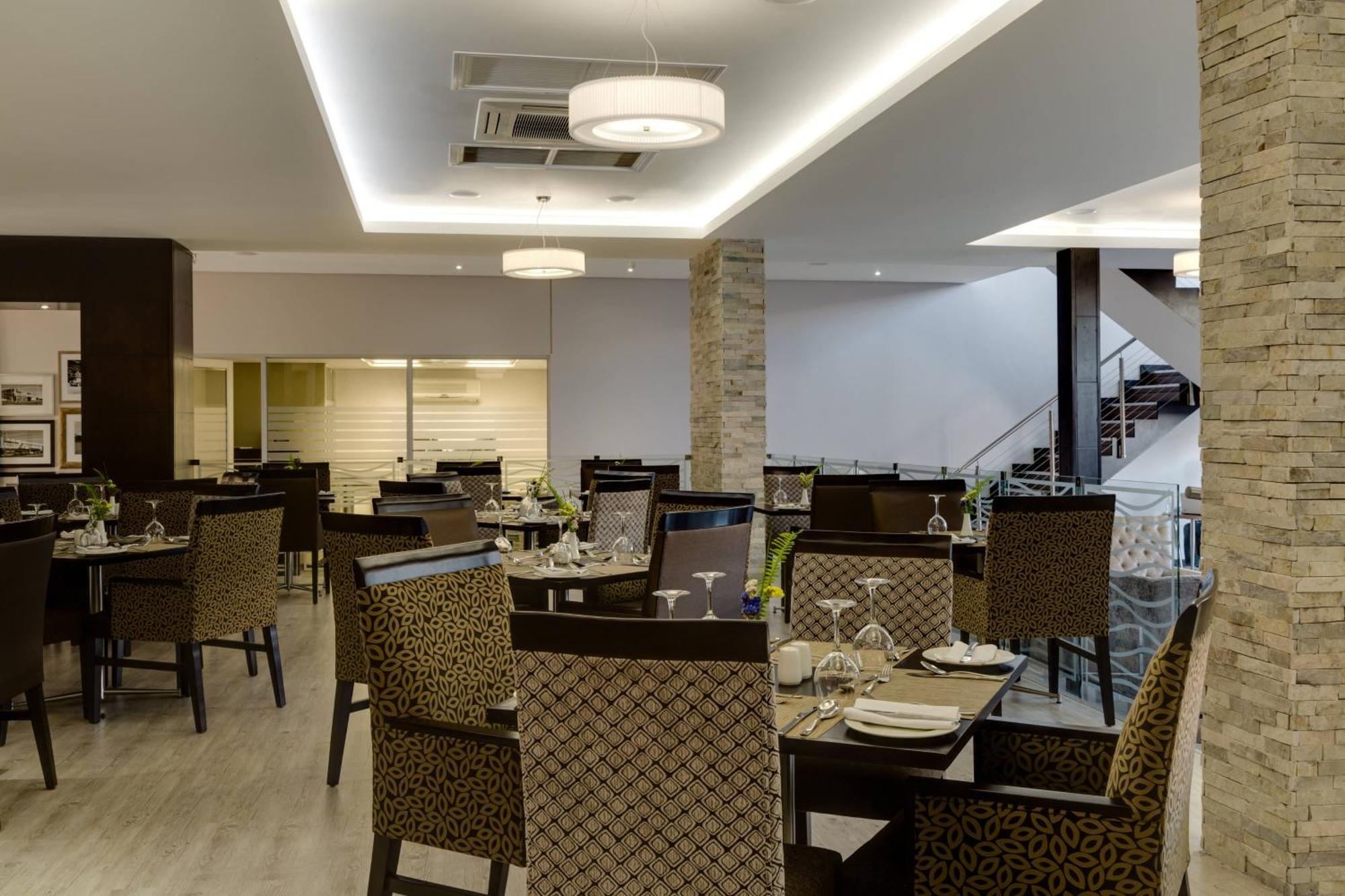 Protea Hotel By Marriott Upington Esterno foto